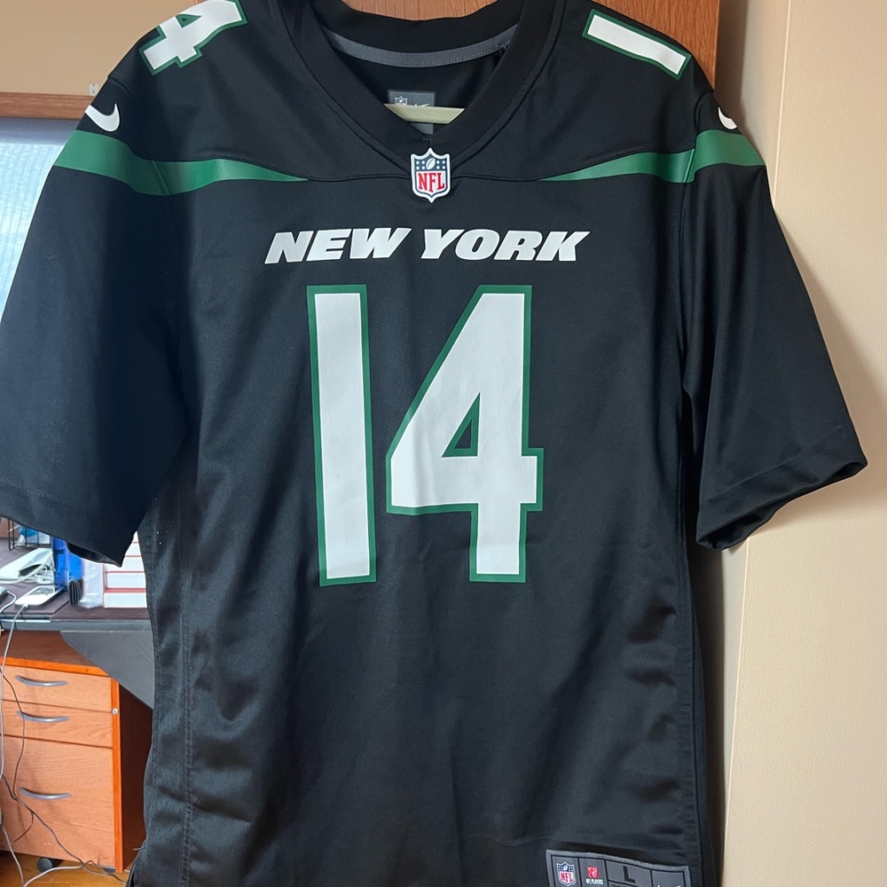 NFL Jets jersey size large Darnold on back